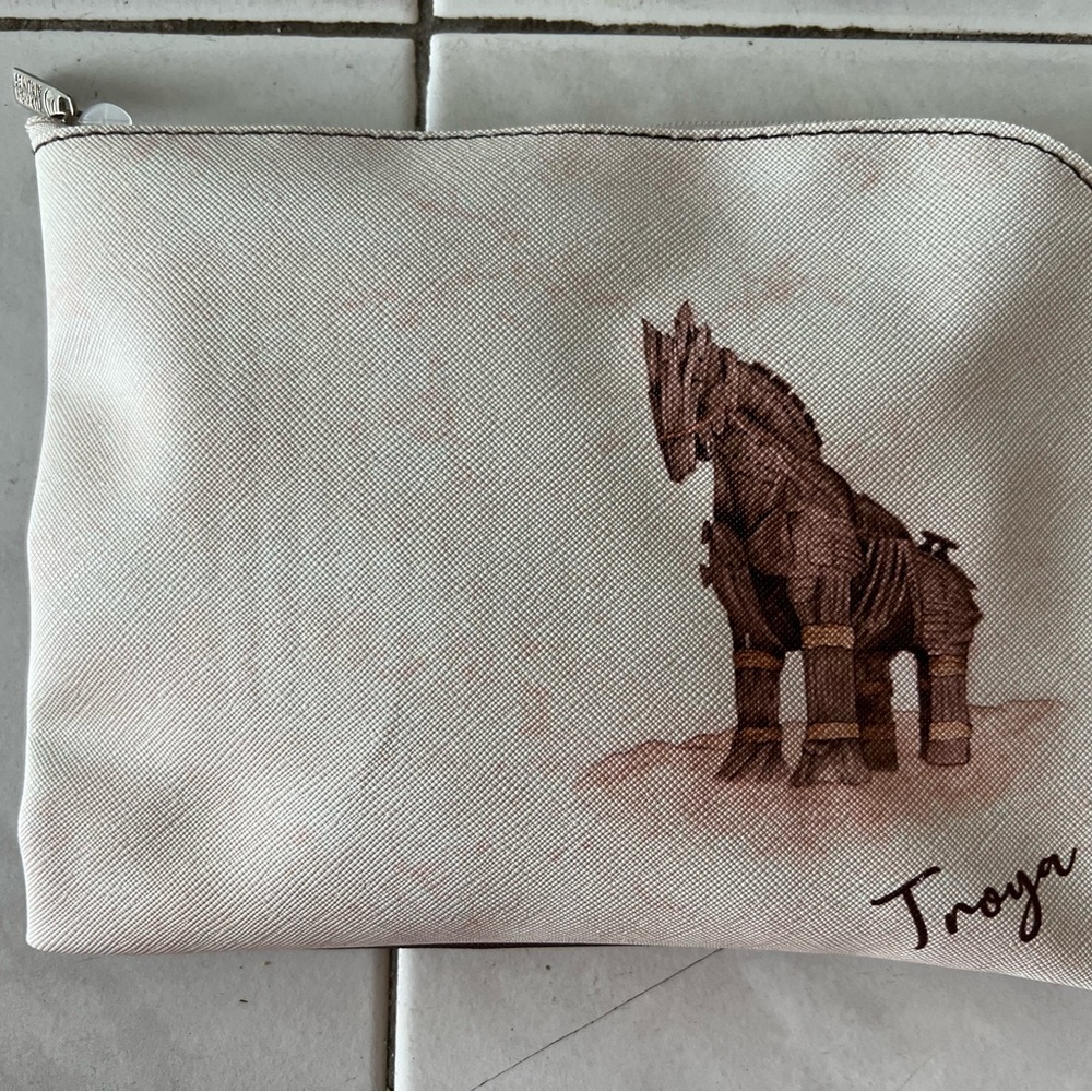 Turkish airlines amenity kit